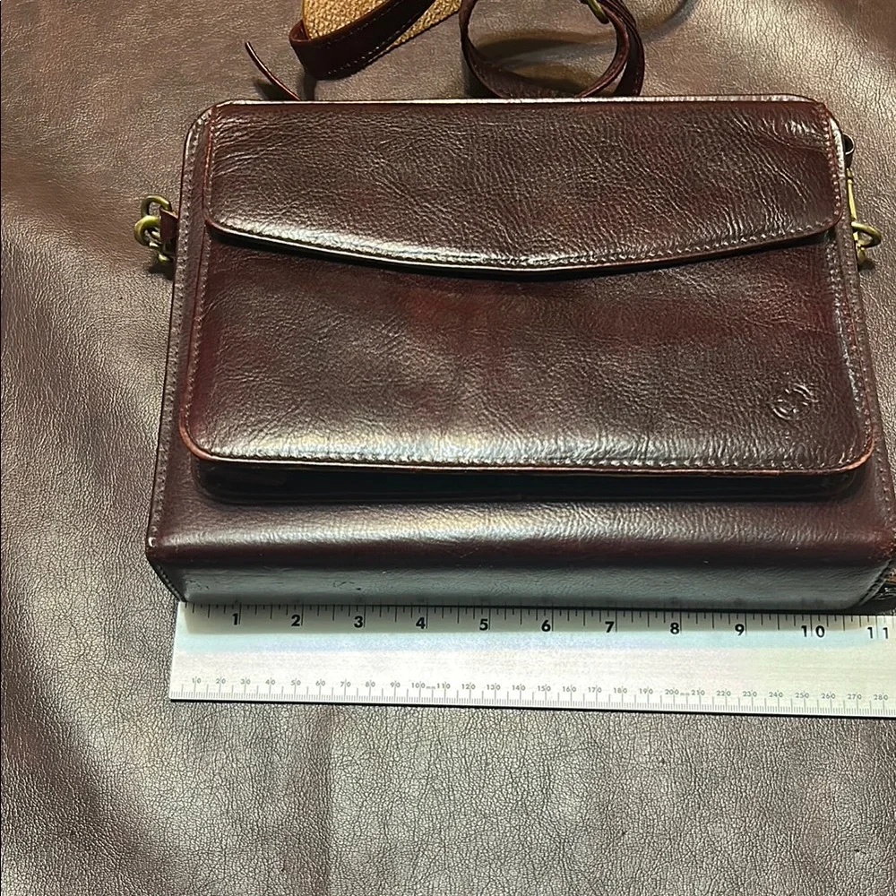 Franklin Covey Men's Brown Leather Messenger Bag with Tan Shoulder Pad